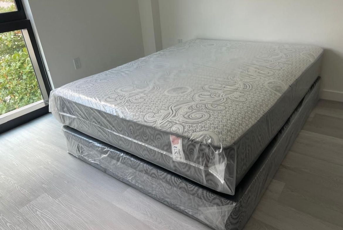 Full Size Regular Mattress and Box Spring